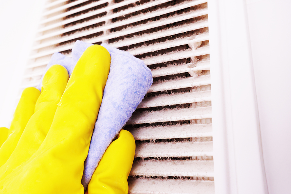Dusting a wall vent